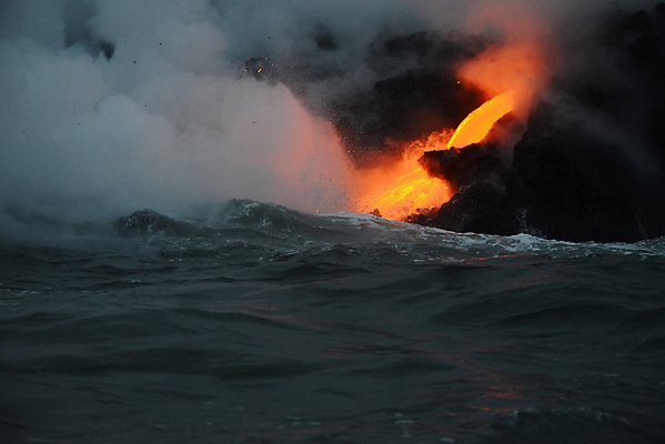 포토 JPG 해외이미지 바다 사람없음 야외 흐름 뜨거움 연기 위험 재해 화산 용암 화산섬 해외202004 해외포토 섬 컨셉 산 파일형식 이미지허브