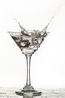 포토 JPG 해외이미지 모양 물결 음료 파도 백그라운드 모션 유리 사람없음 세로 물 반사 우주 냉동 얼음 거품 흐름 추위 물방울 액체 개울 그룹 붓기 떨어짐 크리스탈 빗방울 순수 큐브 오브젝트 분무기 고립 스플래쉬 해외202004 해외포토 자연요소 바다 컨셉 재질 강 비_날씨 광석 파일형식 이미지허브