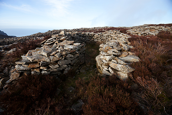 포토 JPG 해외이미지 벽 유적 건축양식 웨일즈 주택 사람없음 건물 바위 성 역사 철 언덕 파멸 해외202004 해외포토 전통 건축물 건축 컨셉 영국 돌_바위 파일형식 소멸 이미지허브