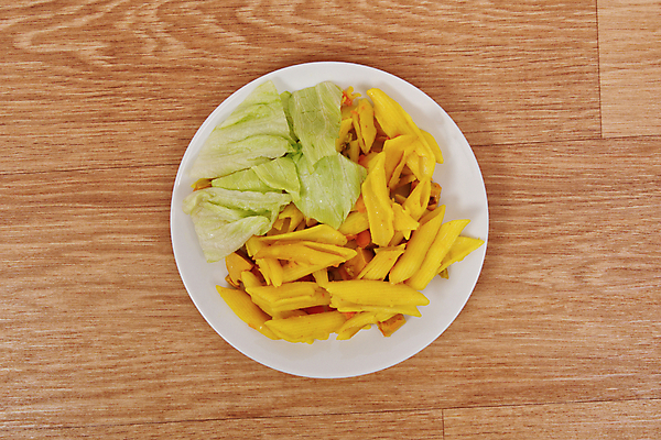 포토 JPG 해외이미지 접시 음료 빵 다이어트 채소 가족 탁자 양파 귤 콩 서브 파스타 건강 요리 사람없음 식사 저녁식사 이탈리아 시골 면 굽기 먹기 레몬 향신료 매움 양배추 카레 점심식사 채식주의자 핸드메이드 비건 해외202004 해외포토 식기 유럽 음식 가구 과일 관계 모션 곡류 서양음식 맛 구이 채식 향미료 파일형식 이미지허브