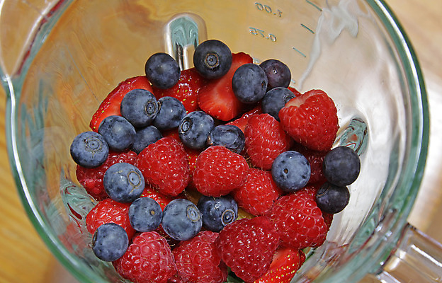 포토 JPG 해외이미지 식물 열매 과일 딸기 건강 사람없음 신선 달콤 유기농 블루베리 날것 산딸기 건강식 내추럴 비타민C 스무디 영양소 해외202004 해외포토 웰빙 음료 음식 맛 비타민 파일형식 이미지허브