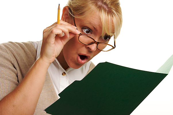 포토 JPG 해외이미지 여자 교육 종이 안경 생각 비즈니스 학교 한명 미소 컬러풀 금발 사무실 연필 교사 기록 업무 비즈니스우먼 고객 스마트 직원 파일 안내원 비서 패드 고립 관리자 대리인 전경 해외202004 해외포토 직업 1 헤어스타일 잡화 컬러 컨셉 학용품 표정 사람 풍경 필기구 작업 직장인 파일형식 탑뷰 이미지허브