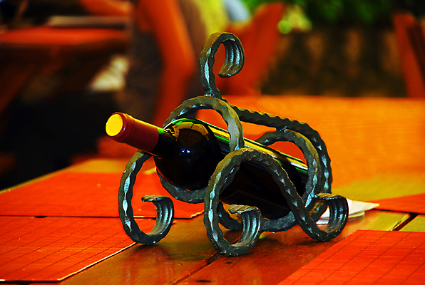 포토 JPG 해외이미지 모양 음료 곡선 오렌지 유리 탁자 포도 건조 서기 사람없음 목재 장식 빨간색 초록색 노란색 금속 식당 와인 저녁식사 어둠 총 달콤 맛 두루마리 철 아로마 서빙 포도나무 코르크 향 대포 지원 특별함 해외202004 해외포토 나무 무기 선 컬러 가구 컨셉 과일 재료 모션 재질 주류 상점 식사 과일나무 파일형식 이미지허브