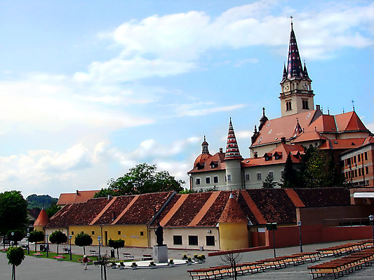 포토 JPG 해외이미지 기독교 종교 십자가 건축양식 하늘 사람없음 건물 파란색 교회 탑 집중 신성 크로아티아 보호구역 사당 순례 순례자 숭배 신앙심 해외202004 해외포토 건축물 건축 유럽 컬러 컨셉 구역 파일형식 이미지허브