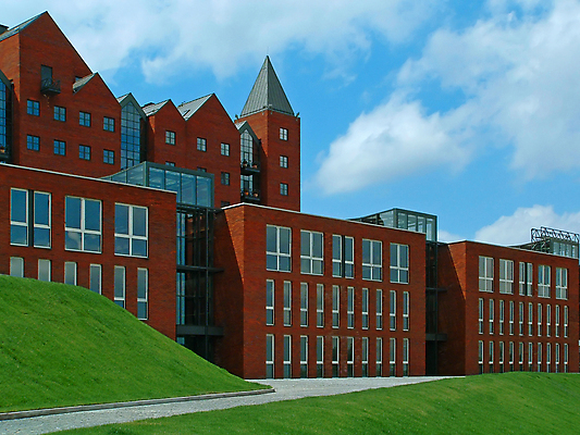 포토 JPG 해외이미지 구름 디자인 외관 벽 건축양식 창문 유리 하늘 성공 지붕 새로움 아파트 주택 잔디 사람없음 건물 파란색 빛 판매 세일 문 운전 차도 구매 디자이너 기회 쇼 리빙 보험 렌탈 진짜 특별함 제의 해외202004 해외포토 자연요소 식물 직업 건축물 건축 도로 컬러 컨셉 모션 재질 쇼핑 파일형식 이미지허브