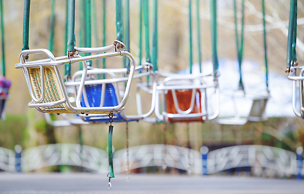 포토 JPG 해외이미지 라이프스타일 사람없음 야외 가로 고요 활발 그룹 변화 배열 회전목마 해외202004 해외포토 컨셉 생활 놀이기구 파일형식 이미지허브