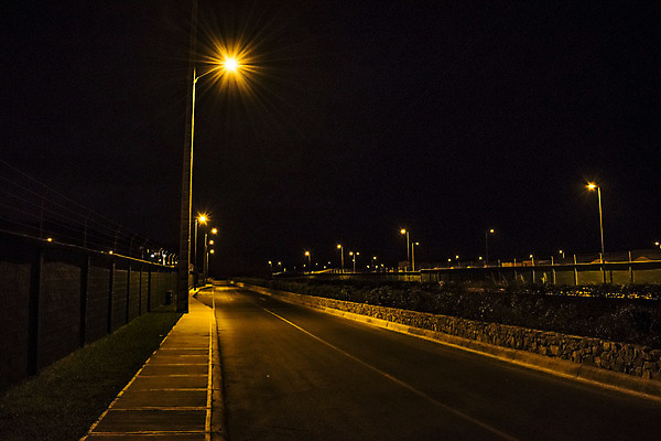 포토 JPG 해외이미지 외관 선 건축양식 교실 자연 아파트 주택 풍경 사람없음 건물 빛 미국 도시 중앙 야간 장면 커뮤니티 에콰도르 연립주택 이웃 남쪽 교외 줄서기 해외202004 해외포토 자연요소 건축물 교육 건축 북아메리카 학교 모션 남아메리카 방향 생태계 파일형식 이미지허브