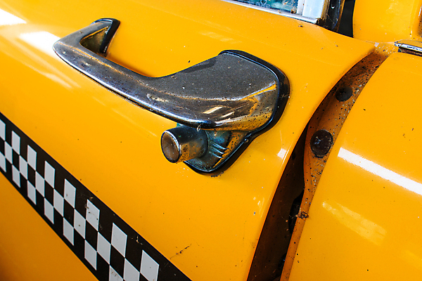 포토 JPG 해외이미지 도로 여행 백그라운드 비즈니스 교통시설 자동차 거리 생맥주 사람없음 옆모습 노란색 문 미국 줄무늬 운전 수확 도시 닫기 심볼 서비스 사인 속도 택시 질서 예약 로스앤젤레스 그만 옛날 자동 캐셔 스타일 해외202004 해외포토 직업 길 육상교통 뷰포인트 컬러 교통 북아메리카 무늬 농업 모션 승용차 맥주 예절 시설 파일형식 이미지허브