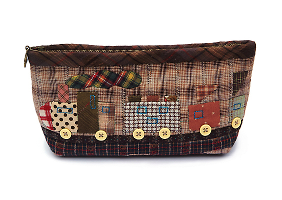 포토 JPG 해외이미지 모양 전통 디자인 문화 백그라운드 패턴 가방 부분 기술 창조 손잡이 여러명 취미 사람없음 장식 갈색 유행 줄무늬 기차 직물 면 주머니 바느질 묘사 오브젝트 질감 정사각형 기념품 지퍼 시트 한조각 수공예 바늘땀 퀼트 핸드메이드 효과 해외202004 해외포토 도형 1 잡화 육상교통 컬러 다수 무늬 대중교통 사람 공예 파일형식 이미지허브