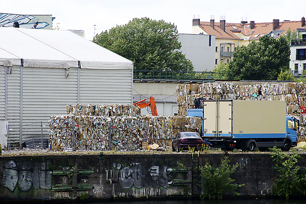 포토 JPG 해외이미지 식물 직업 종이 포장 청소년 경사 사람없음 건물 강 쌓기 장비 트럭 도구 업무 수술 그래피티 기중기 공학 짐싸기 낭비 땅바닥 해외202004 해외포토 건축물 교육 컨셉 의학 모션 자동차 바닥 사람 치료 작업 중장비 낙서 그림 파일형식 이미지허브