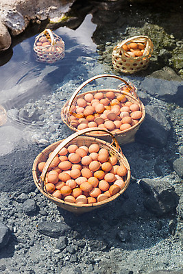 포토 JPG 해외이미지 음식 표면 요리 사람없음 물 바구니 계란 수중 식사 연못 뜨거움 개울 상품 더위 크리스탈 당구 양동이 온도 끓이기 단백질 화상 해외202004 해외포토 자연요소 모션 날씨 강 구기 알 상처 광석 영양소 파일형식 이미지허브