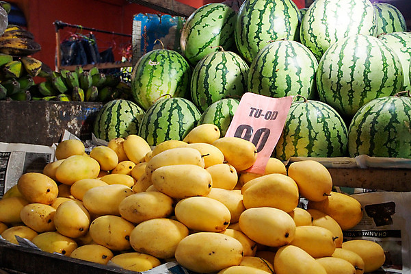 포토 JPG 과일 여름음식 수박 바나나 필리핀 사람없음 야외 판매 시장 가격 열대과일 망고 가판 제철음식 제철과일 국내포토 음식 동남아시아 제철 파일형식 여름_계절