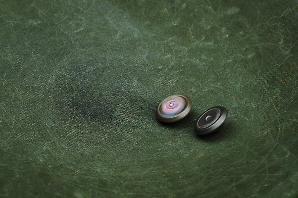 포토 JPG 일본문화 전통소품 실내 사람없음 장난감 놀이용품 일본 오브젝트 일본전통 팽이 팽이돌리기 국내포토 동양문화 전통 아시아 외국문화 내부 파일형식