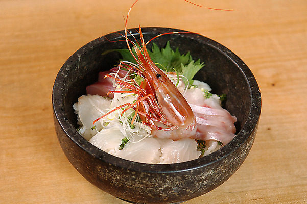 포토 JPG 음식 밥 새우 사람없음 해물요리 생선회 해산물 뚝배기 덮밥 회덮밥 일본음식 국내포토 갑각류 회 파일형식