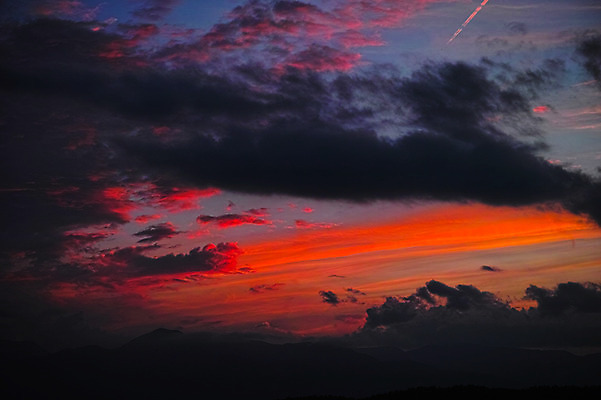 포토 JPG 구름 백그라운드 야경 자연현상 자연 하늘 사람없음 야외 노을 일본 먹구름 국내포토 자연요소 아시아 야간 생태계 파일형식 구름_자연 풍경_경치