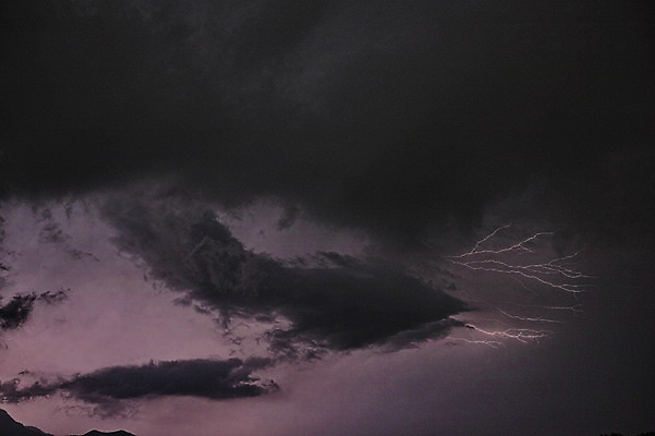 포토 JPG 백그라운드 야경 자연현상 자연 하늘 날씨 사람없음 야외 일본 번개 먹구름 국내포토 아시아 야간 생태계 파일형식 구름_자연 풍경_경치