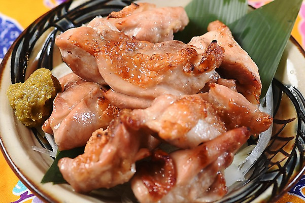 포토 JPG 접시 음식 잎 근접촬영 사람없음 닭고기 일본음식 국내포토 식물 식기 뷰포인트 육류 파일형식