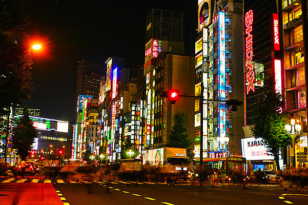 포토 JPG 도로 야경 자동차 거리 간판 거리풍경 사람 빌딩 여러명 야외 도시풍경 일본 도시 밤거리 보행자 횡단보도 군중 신호등 유흥가 국내포토 아시아 길 육상교통 다수 교통시설 풍경 건물 보행로 야간 파일형식 풍경_경치