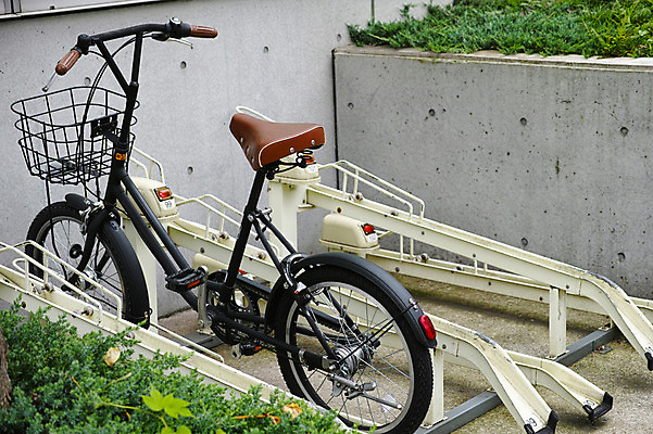 포토 JPG 주간 교통 거리 거리풍경 풍경 사람없음 야외 도시풍경 일본 자전거 도시 주차 국내포토 자연요소 아시아 바이크 파일형식