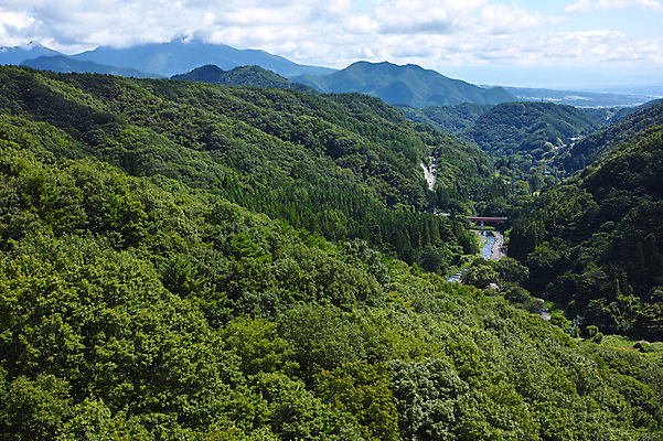 포토 JPG 주간 구름 자연 하늘 산 풍경 사람없음 야외 계곡 일본 산등성이 가교 국내포토 자연요소 건축물 아시아 생태계 파일형식
