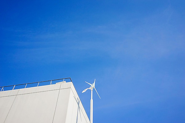 포토 JPG 주간 구름 난간 하늘 풍경 빌딩 사람없음 야외 도시풍경 일본 도시 모서리 풍향계 국내포토 자연요소 아시아 건물 기계 파일형식