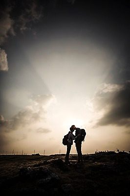 포토 JPG 주간 전신 커플 여자 남자 커플라이프 여행 키스 서기 20대 성인 야외 두명 옆모습 제주도 다정 한국인 가을 역광 성인만 신천목장 국내포토 자연요소 라이프스타일 계절 뷰포인트 컨셉 관계 모션 한국 사람 동양인 청년 목장 애정표현 파일형식