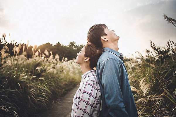 포토 JPG 주간 커플 여자 남자 커플라이프 여행 서기 미소 상반신 20대 성인 야외 두명 옆모습 제주도 다정 한국인 등맞대기 가을 상쾌 억새 억새밭 성인만 신천목장 국내포토 자연요소 식물 라이프스타일 계절 감정 뷰포인트 컨셉 관계 모션 한국 표정 사람 동양인 청년 목장 파일형식