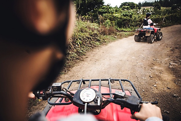 포토 JPG 주간 전신 커플 여자 남자 얼굴 커플라이프 20대 성인 야외 두명 뒷모습 신체부위 제주도 한국인 자유 가을 승차 즐거움 4륜바이크 성인만 성읍랜드 국내포토 자연요소 라이프스타일 계절 감정 뷰포인트 컨셉 관계 모션 한국 사람 동양인 청년 바이크 파일형식