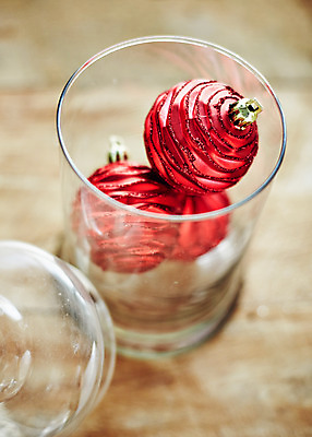 포토 JPG 백그라운드 크리스마스장식 크리스마스 유리병 사람없음 아웃포커스 오브젝트 담기 오너먼트 국내포토 기념일 모션 병_용기 촬영기법 파일형식