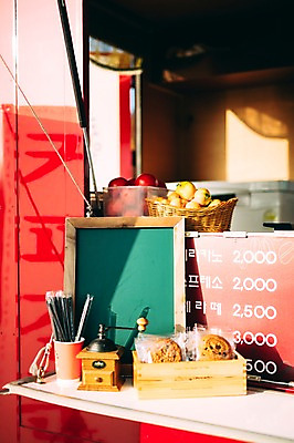 포토 JPG 주간 사람없음 야외 제주도 쿠키 칠판 카페 가격표 메뉴판 푸드트럭 국내포토 자연요소 디저트 한국 상점 트럭 파일형식