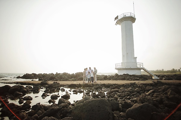 포토 JPG 주간 전신 여자 할아버지 노년 남자 딸 아들 할머니 어린이 가족 엄마 손자 손녀 대가족 등대 서기 여러명 성인 야외 앞모습 10대 30대 제주도 화목 한국인 가족라이프 아빠 60대 며느리 표선해변 국내포토 자연요소 라이프스타일 뷰포인트 다수 컨셉 관계 모션 청소년 한국 사람 동양인 해변 장년 손주 파일형식