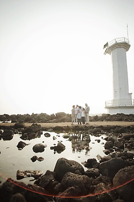 포토 JPG 주간 전신 여자 할아버지 노년 남자 딸 아들 할머니 어린이 가족 엄마 손자 손녀 대가족 등대 서기 여러명 성인 야외 앞모습 10대 30대 제주도 화목 한국인 가족라이프 아빠 60대 며느리 표선해변 국내포토 자연요소 라이프스타일 뷰포인트 다수 컨셉 관계 모션 청소년 한국 사람 동양인 해변 장년 손주 파일형식