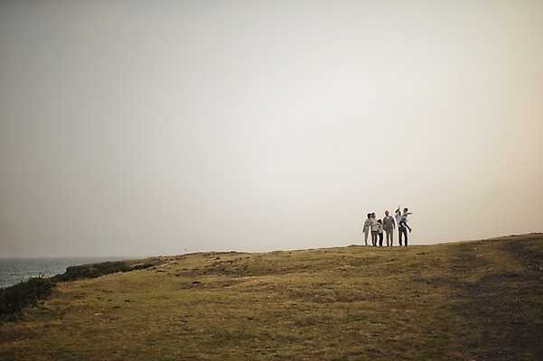 포토 JPG 주간 전신 여자 할아버지 노년 남자 딸 아들 할머니 어린이 가족 엄마 손자 손녀 대가족 여러명 성인 야외 앞모습 10대 30대 제주도 걷기 화목 한국인 가족라이프 아빠 60대 언덕 며느리 신천목장 국내포토 자연요소 라이프스타일 뷰포인트 다수 컨셉 관계 모션 청소년 한국 사람 동양인 장년 목장 손주 파일형식