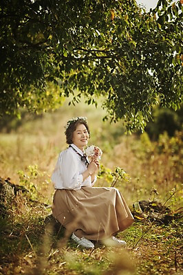 포토 JPG 주간 전신 여자 노년 꽃 행복 할머니 여행 휴식 한명 미소 들기 앉기 야외 옆모습 실버라이프 제주도 한국인 60대 메밀밭 여자만 노인만 노인여자만 국내포토 자연요소 식물 1 라이프스타일 감정 뷰포인트 컨셉 밭 모션 한국 표정 사람 동양인 성인 성인만 파일형식