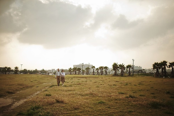 포토 JPG 주간 전신 여자 할아버지 노년 남자 할머니 여행 야외 두명 앞모습 실버라이프 제주도 걷기 노부부 다정 한국인 60대 함덕해수욕장 노인만 국내포토 자연요소 라이프스타일 부부 뷰포인트 컨셉 모션 한국 사람 동양인 성인 해수욕장 함덕 성인만 파일형식