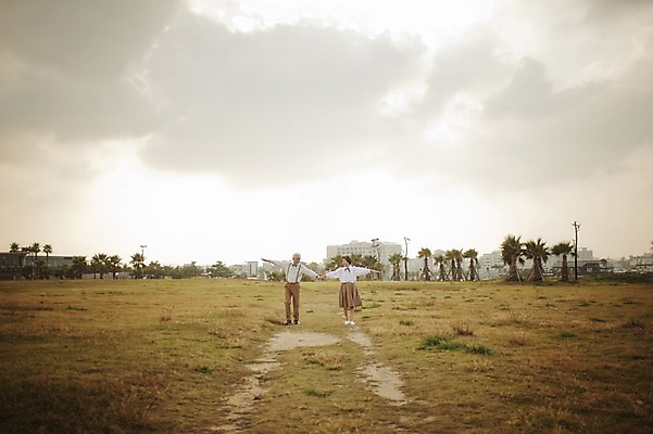 포토 JPG 주간 여자 할아버지 노년 남자 할머니 여행 팔벌리기 서기 야외 두명 앞모습 실버라이프 제주도 손잡기 노부부 다정 한국인 60대 함덕해수욕장 노인만 국내포토 자연요소 라이프스타일 부부 뷰포인트 컨셉 모션 한국 사람 동양인 성인 해수욕장 함덕 성인만 파일형식