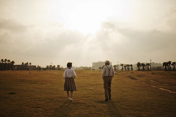 포토 JPG 주간 전신 여자 할아버지 노년 남자 할머니 여행 서기 야외 두명 뒷모습 실버라이프 제주도 노부부 다정 한국인 60대 함덕해수욕장 노인만 국내포토 자연요소 라이프스타일 부부 뷰포인트 컨셉 모션 한국 사람 동양인 성인 해수욕장 함덕 성인만 파일형식