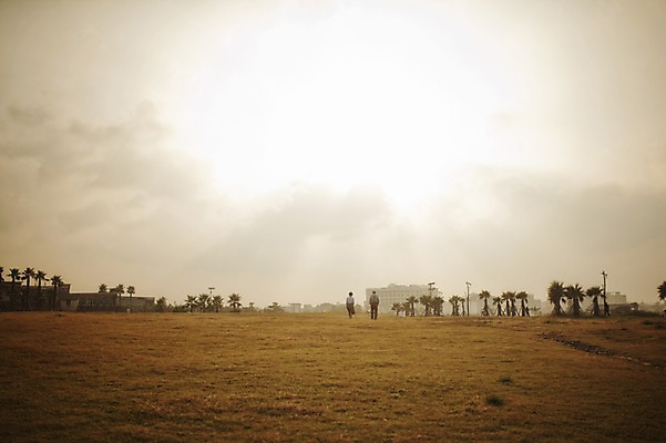 포토 JPG 주간 전신 여자 할아버지 노년 남자 할머니 여행 서기 야외 두명 뒷모습 실버라이프 햇빛 제주도 노부부 다정 한국인 60대 함덕해수욕장 노인만 국내포토 자연요소 라이프스타일 부부 뷰포인트 컨셉 모션 한국 사람 동양인 성인 태양 해수욕장 함덕 성인만 파일형식