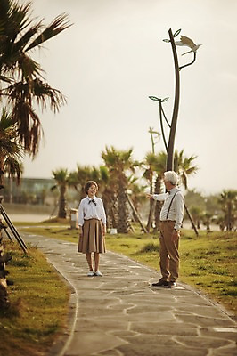 포토 JPG 주간 전신 여자 할아버지 노년 남자 할머니 여행 야외 두명 앞모습 옆모습 실버라이프 제주도 걷기 노부부 다정 한국인 60대 함덕해수욕장 노인만 국내포토 자연요소 라이프스타일 부부 뷰포인트 컨셉 모션 한국 사람 동양인 성인 해수욕장 함덕 성인만 파일형식