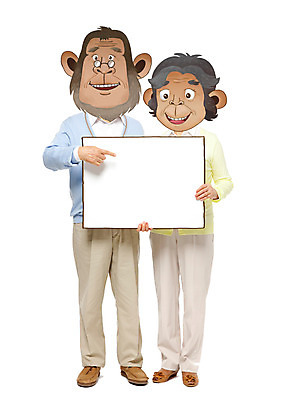 전신 PSD 편집이미지 여자 노년 남자 동물캐릭터 알림판 두명 노부부 원숭이띠 원숭이 가리킴 합성 원숭이캐릭터 안경낌 병신년 이미지편집 동물 캐릭터 부부 안경 포유류 사람 손짓 성인 십이지신 2016년 파일형식