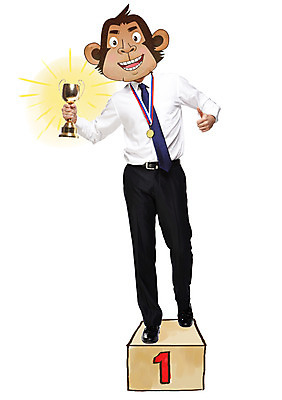 전신 PSD 편집이미지 1 남자 동물캐릭터 한명 정장 성인 엄지손가락 원숭이띠 원숭이 우승 최고 직장인 트로피 합성 금메달 원숭이캐릭터 시상대 병신년 이미지편집 동물 직업 캐릭터 옷 포유류 손가락 사람 십이지신 상_우승 메달 2016년 파일형식