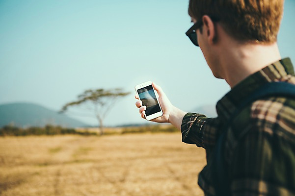 포토 JPG 주간 서양인 외국인 남자 맨라이프 여행 한명 서기 들기 초원 상반신 20대 성인 야외 옆모습 뒷모습 스마트폰 제주도 사진촬영 즐거움 성인남자한명만 국내포토 자연요소 1 라이프스타일 감정 뷰포인트 모션 한국 사람 인종 청년 핸드폰 스마트기기 촬영 남자한명만 성인남자만 파일형식