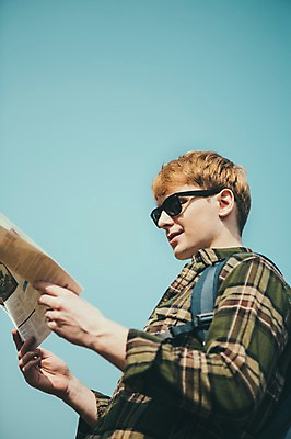 포토 JPG 주간 서양인 외국인 남자 맨라이프 여행 지도 휴식 한명 서기 미소 들기 초원 상반신 20대 성인 야외 옆모습 선글라스 제주도 즐거움 성인남자한명만 국내포토 자연요소 1 라이프스타일 감정 안경 뷰포인트 컨셉 모션 한국 표정 사람 인종 청년 남자한명만 성인남자만 파일형식
