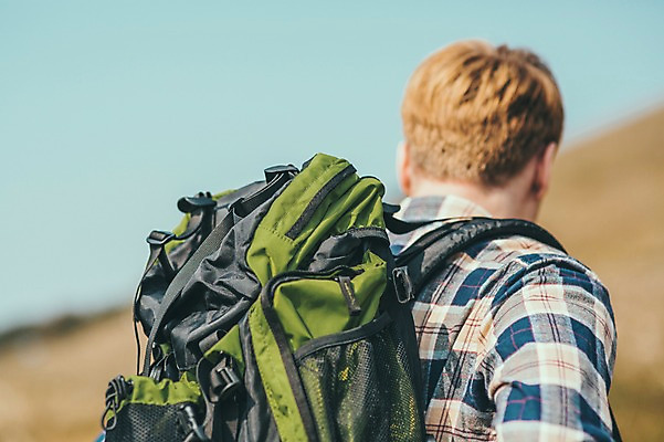 포토 JPG 주간 서양인 외국인 남자 맨라이프 여행 배낭 한명 상반신 20대 성인 야외 뒷모습 제주도 걷기 등산 즐거움 오름 성인남자한명만 국내포토 자연요소 1 라이프스타일 감정 뷰포인트 가방 모션 한국 사람 인종 청년 트래킹 남자한명만 성인남자만 파일형식
