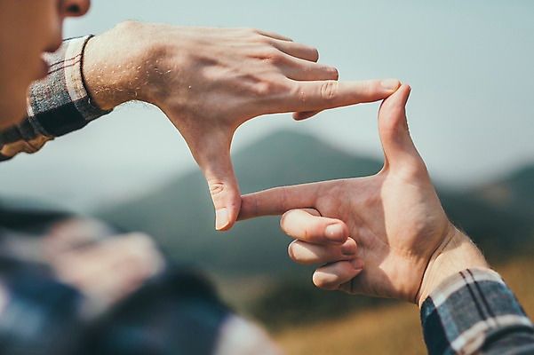 포토 JPG 주간 서양인 외국인 손 남자 맨라이프 여행 한명 20대 성인 야외 신체부위 제주도 사각형 등산 즐거움 오름 성인남자한명만 국내포토 자연요소 도형 1 라이프스타일 감정 한국 사람 인종 청년 트래킹 남자한명만 성인남자만 파일형식