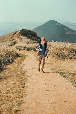 포토 JPG 주간 전신 서양인 외국인 남자 맨라이프 여행 한명 20대 성인 야외 앞모습 제주도 걷기 등산 즐거움 오름 성인남자한명만 국내포토 자연요소 1 라이프스타일 감정 뷰포인트 모션 한국 사람 인종 청년 트래킹 남자한명만 성인남자만 파일형식