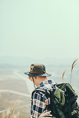 포토 JPG 주간 서양인 외국인 남자 맨라이프 여행 배낭 한명 상반신 20대 성인 야외 뒷모습 제주도 걷기 등산 즐거움 억새 오름 성인남자한명만 국내포토 자연요소 식물 1 라이프스타일 감정 뷰포인트 가방 모션 한국 사람 인종 청년 트래킹 남자한명만 성인남자만 파일형식