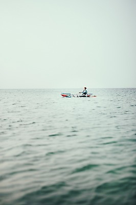포토 JPG 주간 서양인 외국인 남자 맨라이프 여행 한명 20대 성인 해변 야외 옆모습 제주도 즐거움 카약 노젓기 성인남자한명만 국내포토 자연요소 1 라이프스타일 감정 바다 뷰포인트 모션 한국 사람 인종 청년 수상스포츠 남자한명만 성인남자만 파일형식