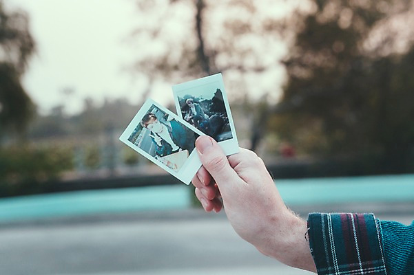 포토 JPG 주간 서양인 외국인 손 남자 맨라이프 여행 한명 들기 20대 성인 야외 신체부위 제주도 즐거움 폴라로이드사진 성인남자한명만 국내포토 자연요소 1 라이프스타일 감정 모션 한국 사람 인종 청년 폴라로이드 남자한명만 성인남자만 파일형식
