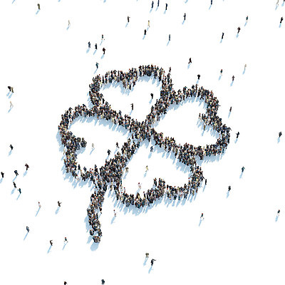 PSD 편집이미지 함께함 사람 여러명 행운 네잎클로버 클로버 디지털합성 나눔 클로버문양 디지털아트 이미지편집 식물 문양 다수 컨셉 파일형식